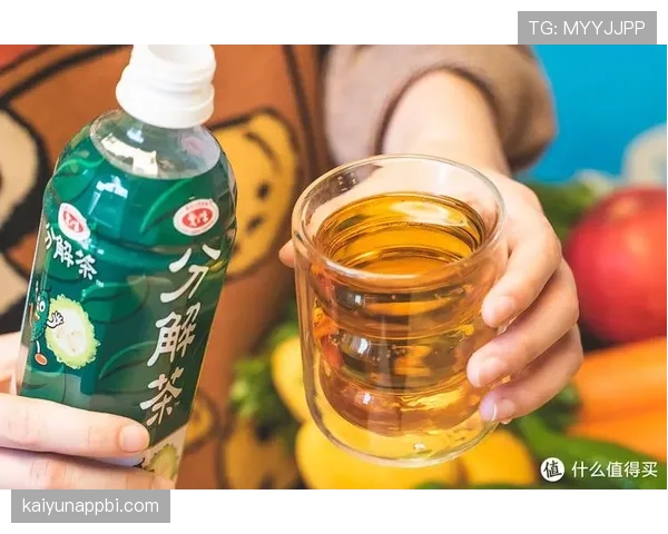 谌利军家的冰箱里塞满蛋白粉，连饮料都喝无糖的